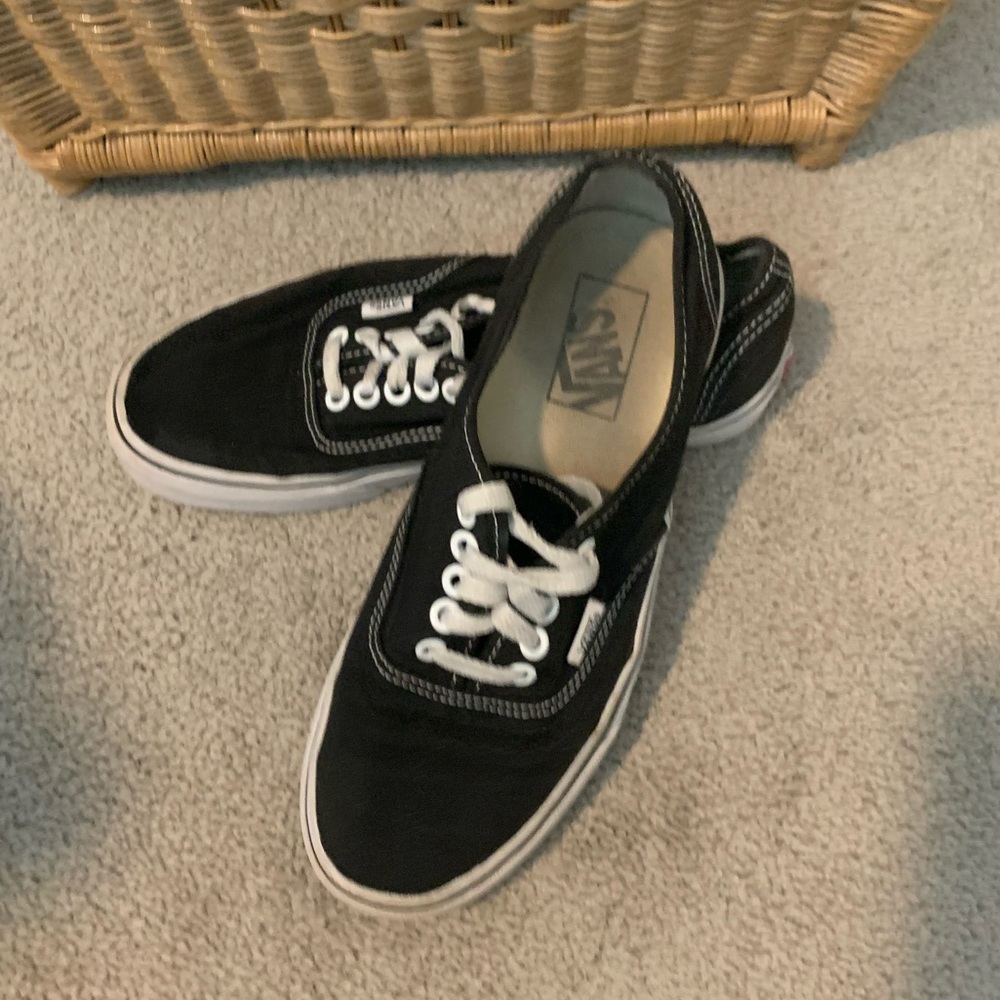 Black lace up vans